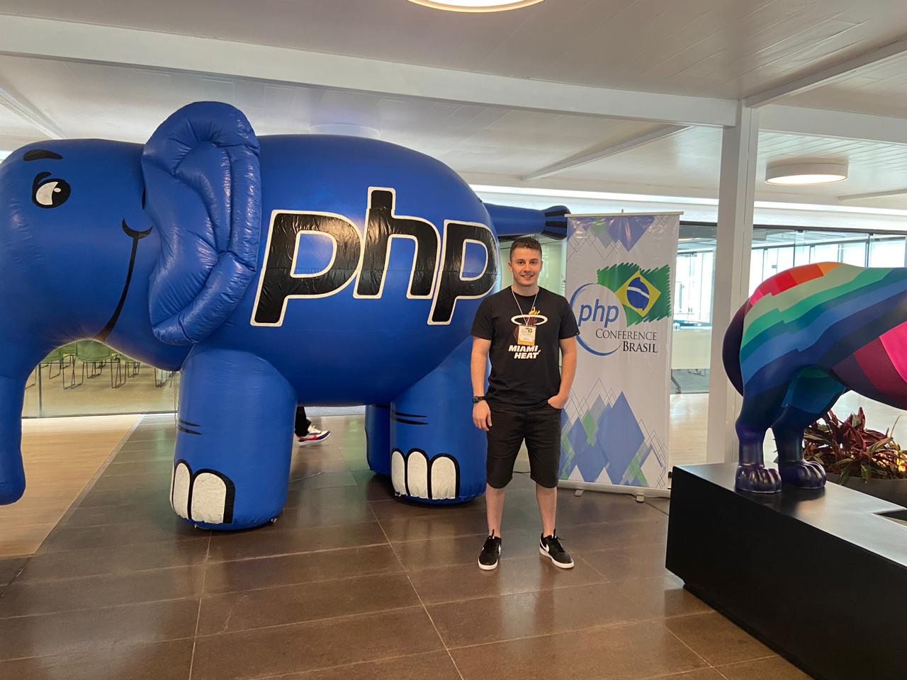 Eu e o ElePHPant na PHP Conference 2023